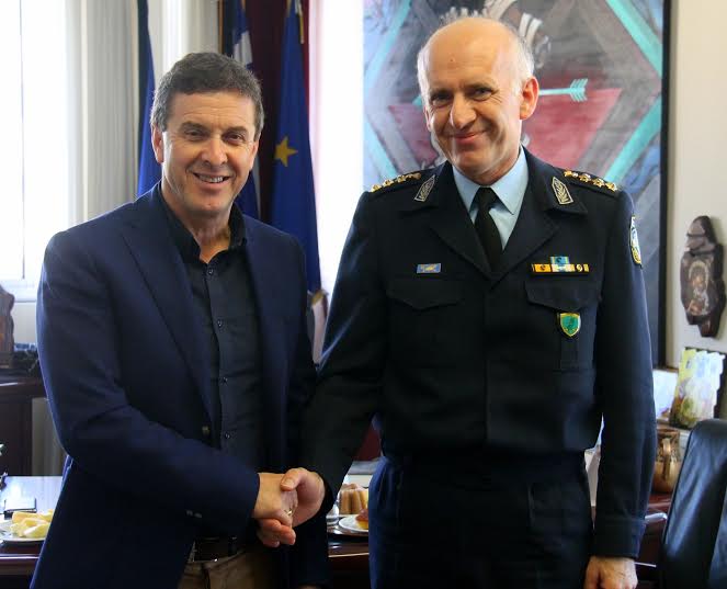 Εθιμοτυπική επίσκεψη του Αστυνομικού Διευθυντή Πέλλας Ι.Βακουφτσή στον Δήμαρχο Αλμωπίας Δ.Μπίνο.